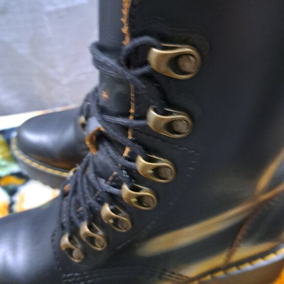 Dr. Martens Leona Boot Women Size 6 Black - Picture 10 of 13